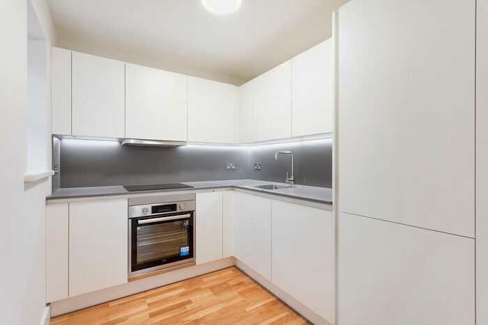 1 Bedroom Flat To Rent In Lansdowne Road, Purley, CR8