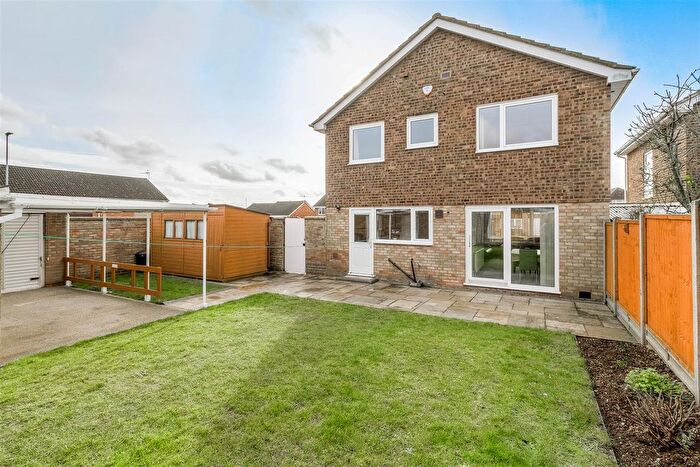 4 Bedroom Detached House For Sale In Oakley Drive, Wellingborough, NN8