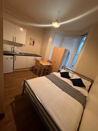 Studio To Rent In Lea Bridge Road, London, E5