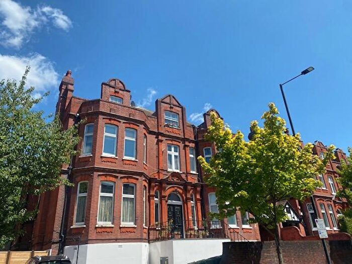4 Bedroom Flat To Rent In Finchley Road, London, NW3