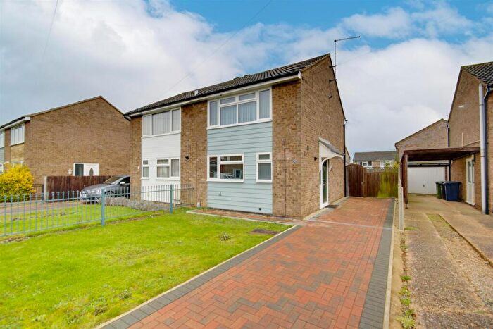 2 Bedroom Semi Detached House For Sale In Shakespeare Road, St. Ives, PE27