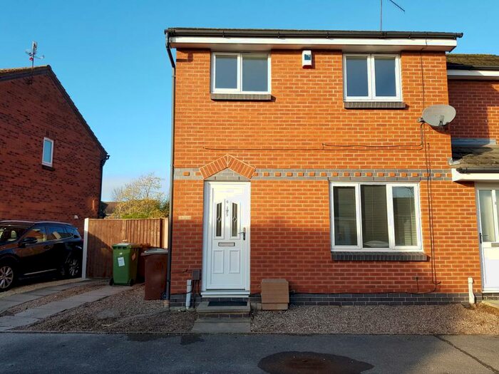 3 Bedroom Semi-Detached House To Rent In Silver Birch Close, NG6