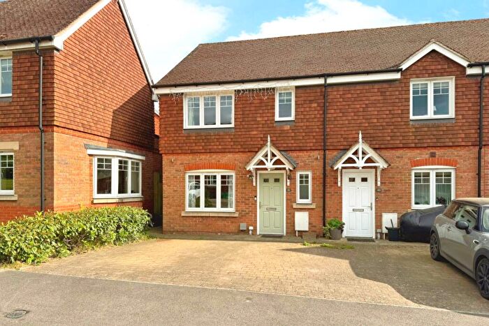 3 Bedroom End Of Terrace House To Rent In Carina Drive, Wokingham, RG40