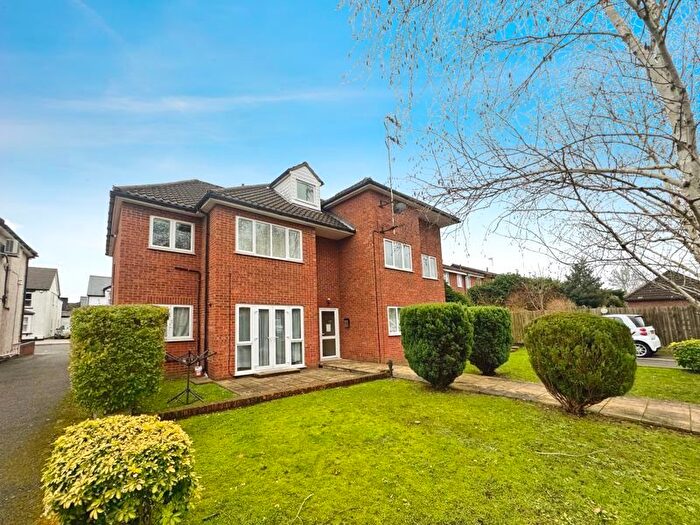 2 Bedroom Flat For Sale In Drayton Road, Borehamwood, WD6