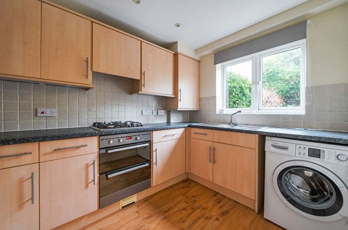 3 Bedroom End Of Terrace House For Sale In Godalming, Surrey, GU7