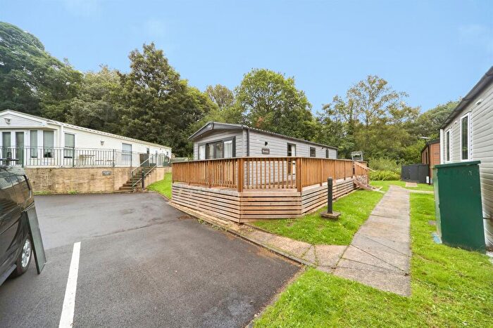 2 Bedroom Park Home For Sale In Mill Lane, Hawksworth, Leeds, LS20
