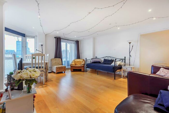 2 Bedroom Apartment To Rent In Chatfield Road, Battersea, SW11