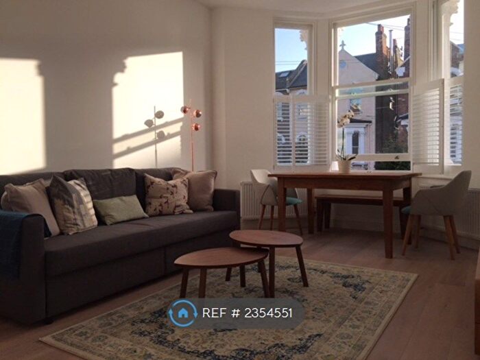 2 Bedroom Flat To Rent In Sisters Avenue, London, SW11
