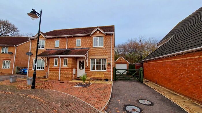 3 Bedroom Semi-Detached House To Rent In The Shaulders, Taunton, TA2