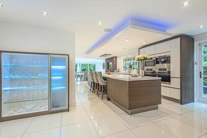 6 Bedroom Terraced House To Rent In May Gardens, Elstree, WD6