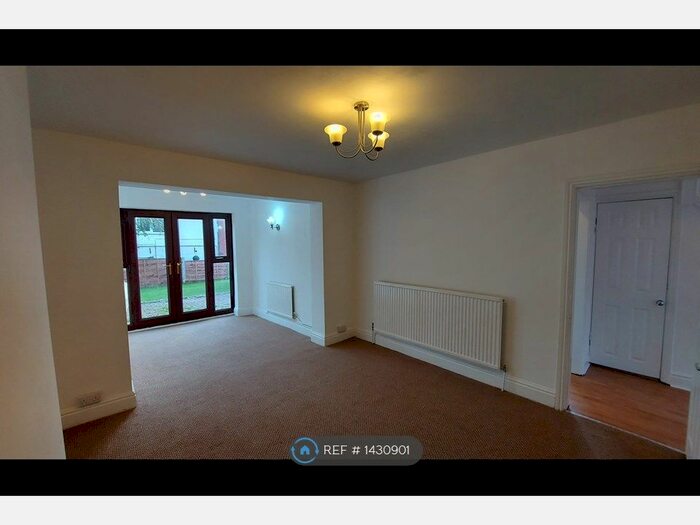 3 Bedroom Semi-Detached House To Rent In Ellbourne Road, Manchester, M9