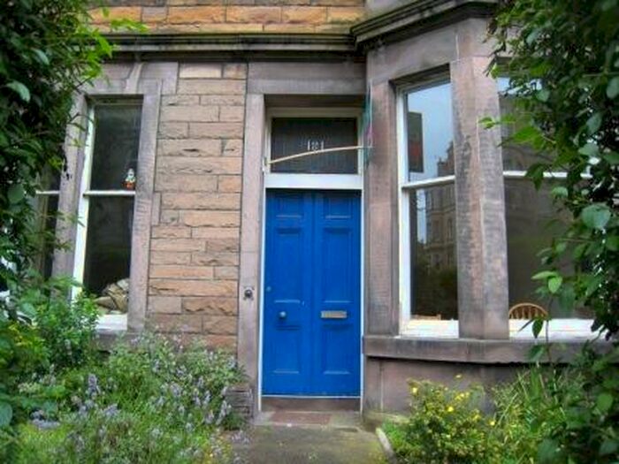 3 Bedroom Flat To Rent In Dalkeith Road, Newington, Edinburgh, EH16