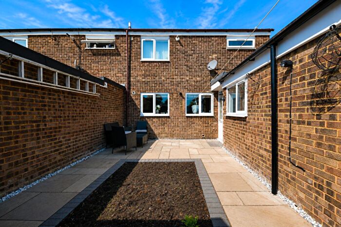 1 Bedroom Maisonette For Sale In Jessop Road, Stevenage, SG1