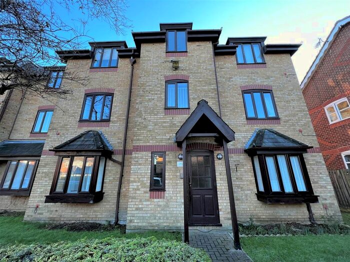 1 Bedroom Flat To Rent In Lymington Court, Leveret Close, Watford, WD25