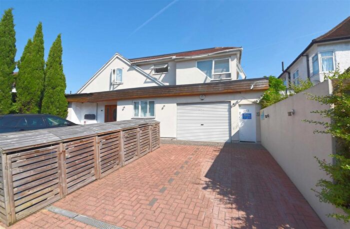 2 Bedroom Flat For Sale In Creighton Avenue, East Finchley, N2