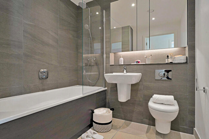 2 Bedroom Apartment To Rent In Clay, M5