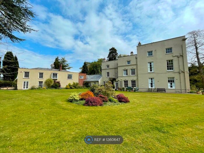 2 Bedroom Flat To Rent In Bevere House, Bevere, Worcester, WR3