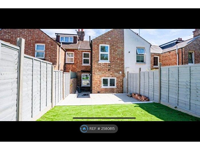 3 Bedroom Terraced House To Rent In Kimberley Road, St. Albans, AL3