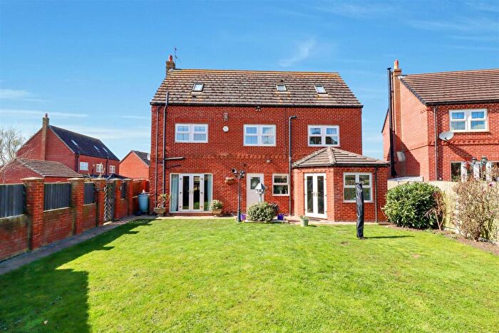 5 Bedroom Detached House For Sale In Wood Farm Close, Nettleton, LN7