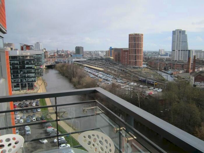 2 Bedroom Flat To Rent In Whitehall Waterfront, Riverside Way, LS1