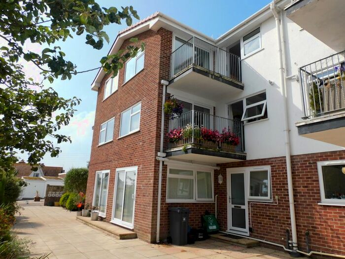 2 Bedroom Flat To Rent In Havenview Road, Seaton, EX12