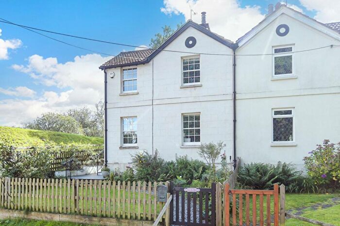 3 Bedroom Cottage For Sale In Vowels Lane, East Grinstead, West Sussex, RH19