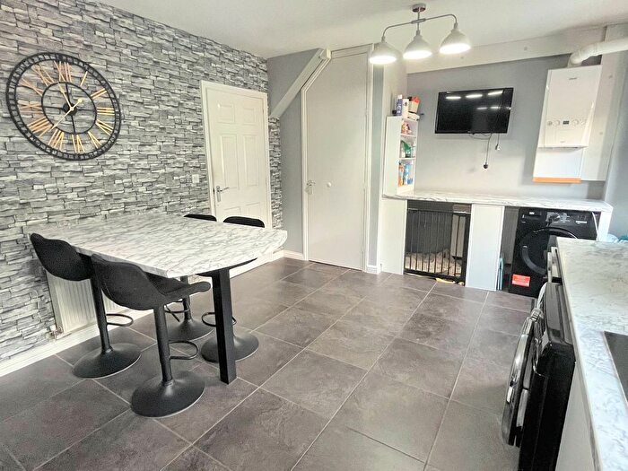 3 Bedroom Terraced House For Sale In Brickenden Road, Peterborough, PE4