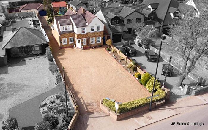 5 Bedroom Detached House For Sale In Theobalds Park Road, Crews Hill, Enfield, EN2