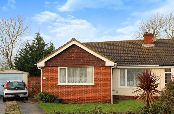 3 Bedroom Semi Detached Bungalow For Sale In Mill Close, CT13