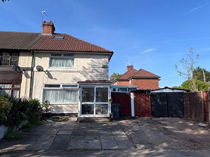4 Bedroom End Of Terrace House For Sale In Longford Road, Birmingham, B44