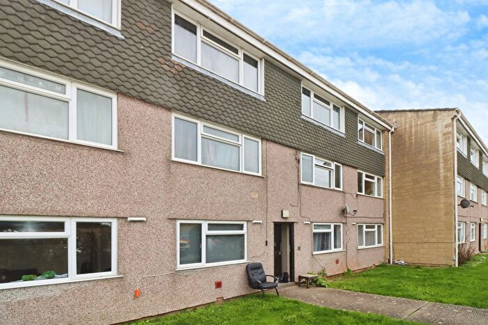 2 Bedroom Maisonette For Sale In Conygre Grove, Filton, Bristol, BS34