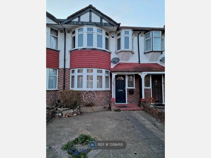 3 Bedroom Terraced House To Rent In Molesey Road, Hersham, KT12
