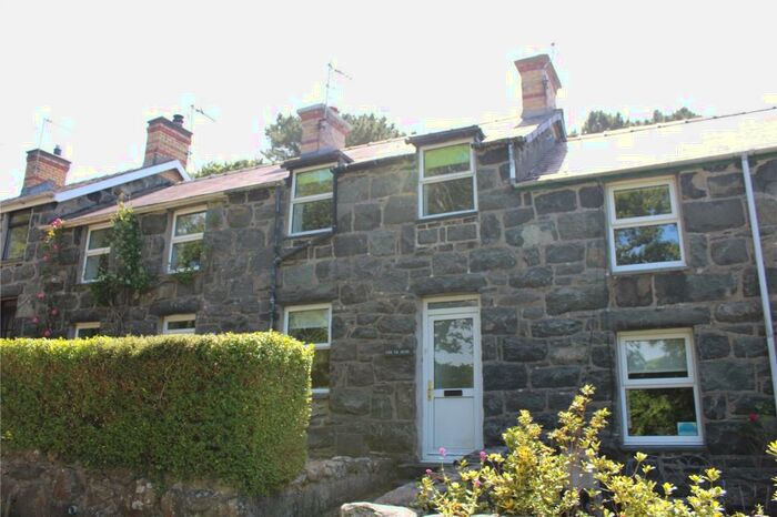 3 Bedroom Terraced House For Sale In Maen Y Wern, Llanystumdwy, Criccieth, Gwynedd, LL52
