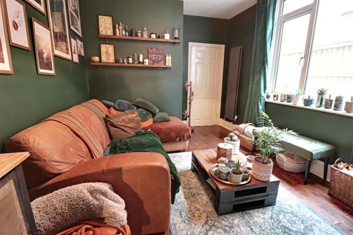 3 Bedroom Terraced House For Sale In Gainsborough Road, Crewe, CW2