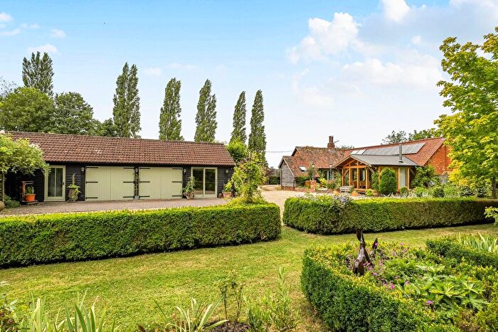 4 Bedroom Link Detached House For Sale In Steeple Ashton, Trowbridge, BA14