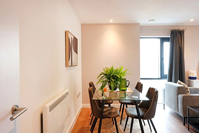 2 Bedroom Flat To Rent In The Lansdowne, Hagley Road, Birmingham, B16