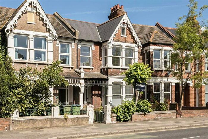 2 Bedroom Flat For Sale In Charlton Road, Blackheath, SE3