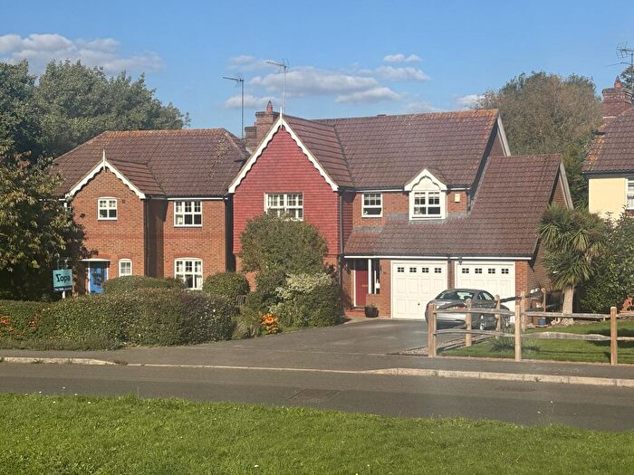 4 Bedroom Detached House For Sale In Tyler Drive, Reading, RG2