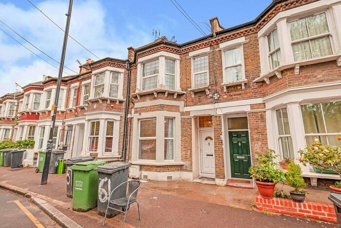 3 Bedroom Flat To Rent In Childeric Road, London, SE14