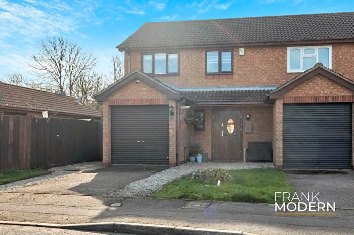 3 Bedroom Semi-Detached House For Sale In Nightingale Court, Peterborough, PE4