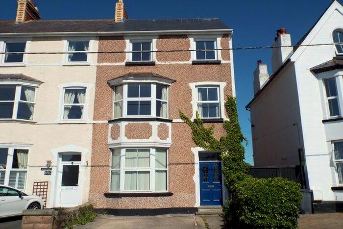 4 Bedroom Town House To Rent In Sea Road, Abergele, LL22