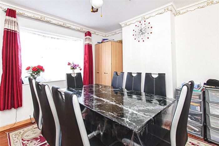 5 Bedroom Detached House For Sale In Durnford Way, Cambridge, Cambridgeshire, CB4