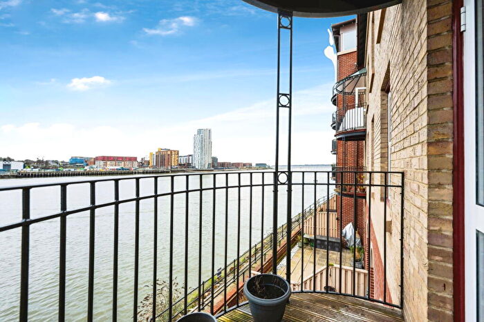 2 Bedroom Flat To Rent In Andes Close, Southampton, SO14