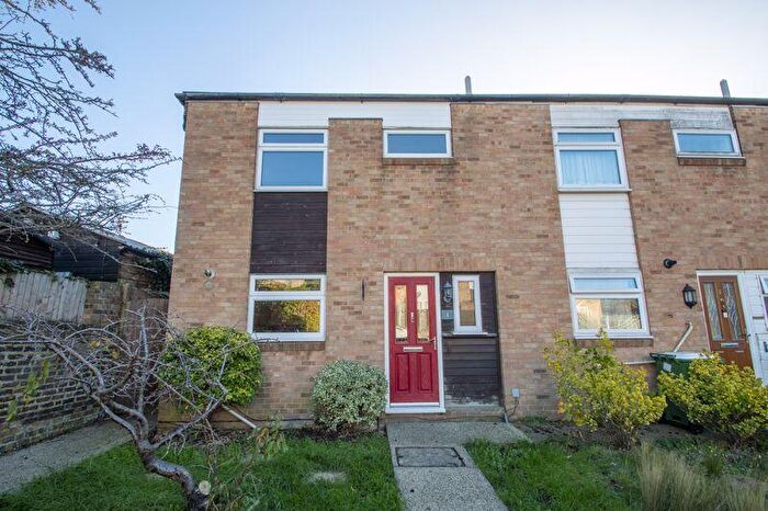 3 Bedroom End Of Terrace House To Rent In Claston Close, Dartford, DA1