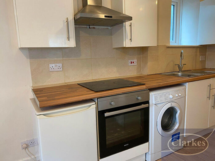 1 Bedroom Flat To Rent In Flat - Lansdowne Road, Lansdowne Road, Dorset, BH1