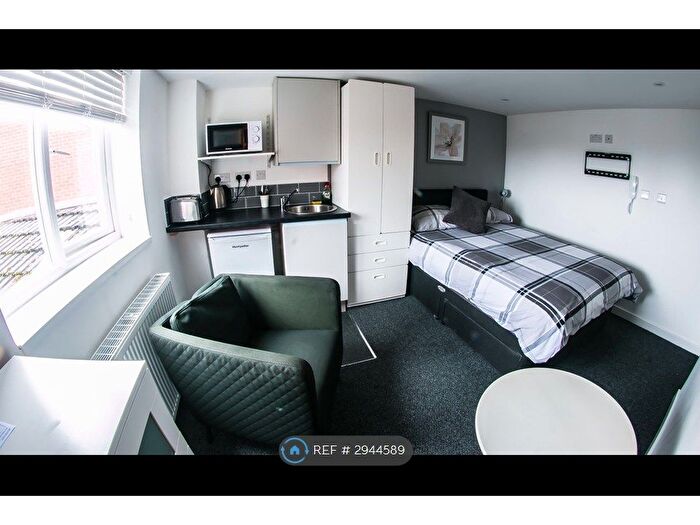 Studio To Rent In Coseley, West Midlands, WV14