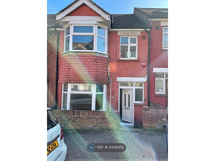 3 Bedroom Terraced House To Rent In Rochester Street, Chatham, ME4