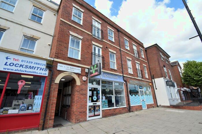 2 Bedroom Flat To Rent In West Street, Fareham, Hampshire, PO16