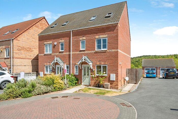 4 Bedroom Semi-Detached House For Sale In Ceramia Court, Goldthorpe, Rotherham, S63