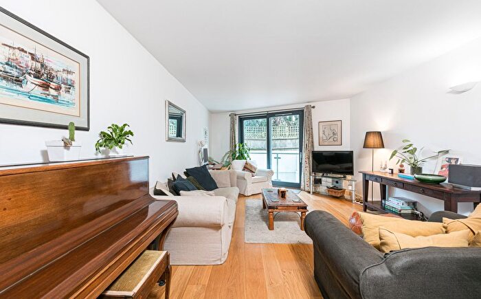 3 Bedroom Flat For Sale In Park Hill, SW4